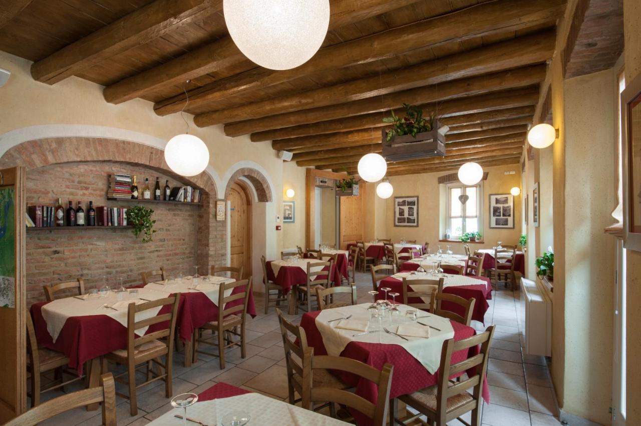 Albergo Parigi Arsie Exterior photo